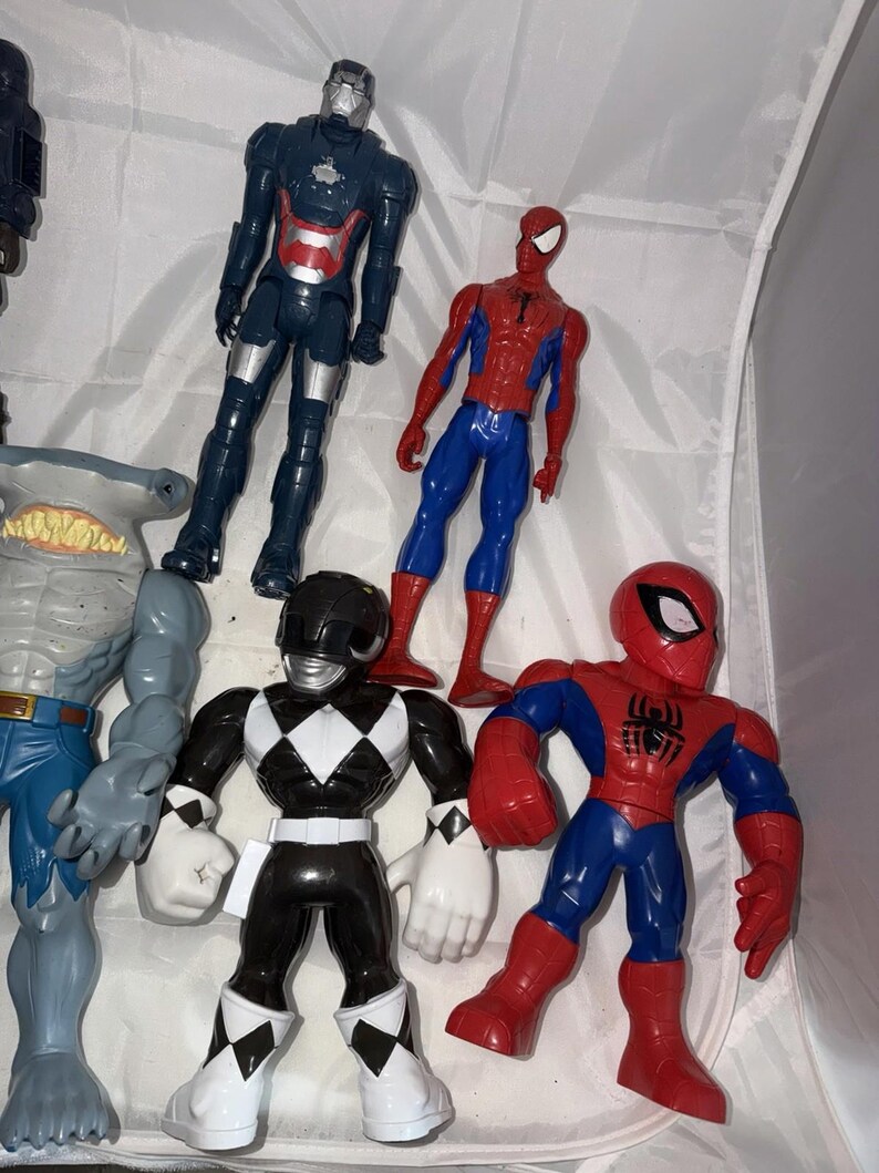 Gran lote de figuras de acción de Marvel, DC, Toy Story, Dragon Ball Z, Batman y Spiderman. imagen 3