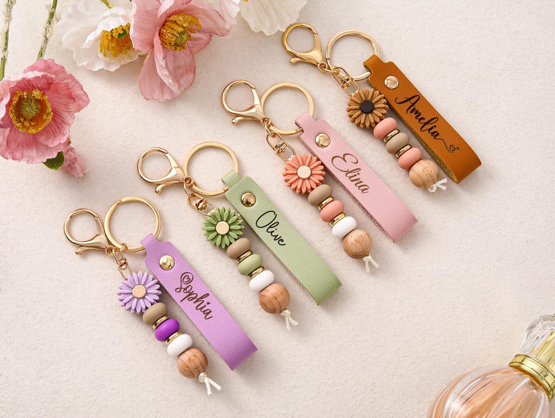 Personalized Daisy Beaded Keychain, Handmade Name Keyring, Leather Bag ...