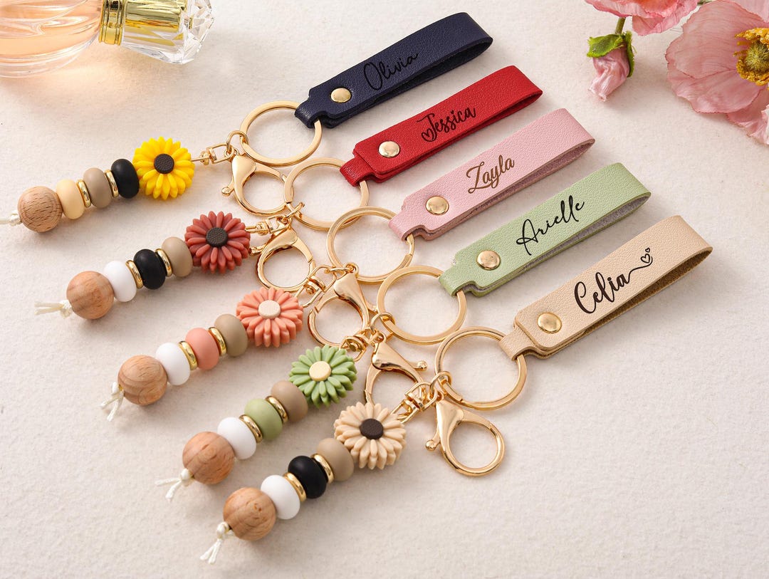 Cute Custom Bag Charm,handmade Daisy Beaded Keyring,personalised Name ...