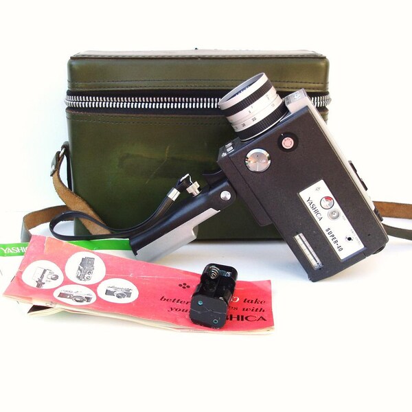 Vintage Camera Yashica Japan Old Movie Camera Green Leather Bag Photography Prop Gray Chrome