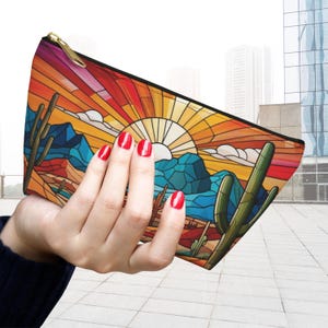 Lebendige Wüste Zubehör Tasche für Make-up | Boho Kaktus Sonnenuntergang Kulturbeutel | Cowgirl Reiseveranstalter, westliches Brautgeschenk, Brautjungfer Geschenk