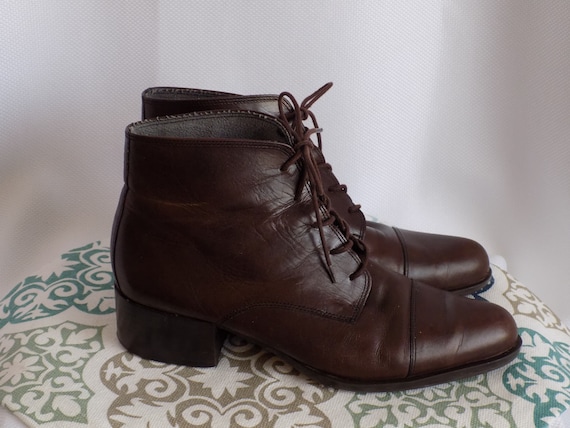 Vintage Brown Leather Lace Up Boots Size 7.5