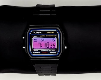 Anpassad Casio F91W Sunrise Display Mod-klocka | Svart digital retroklocka | Casio med färgskärm | Unik presentidé | Klocka i 90-talsstil
