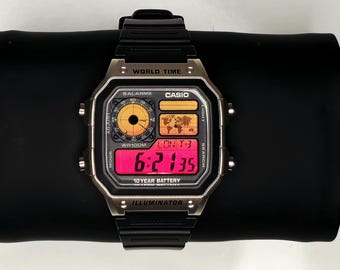 Casio AE1200 Sunset Screen Mod | Montre numérique Casio Royale avec heure mondiale | Montre numérique à affichage dégradé | Rétro Casio AE1200 modifié | Millésime