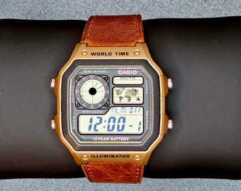 Casio AE1200 Bronze Mod personalizzato / Cinturino in vera pelle, Orologio digitale con ora mondiale / Essenziale, Regalo per lui