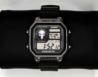 Mod « Punisher » Casio AE1200 personnalisé – Montre numérique avec heure mondiale, indispensables, cadeau, pour lui,