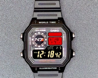 Casio AE1200 "Mass Effect" Mod personalizzato - Orologio digitale con ora mondiale rosso/nero / Orologio retrò a tema / Regalo personalizzato per giocatori / Articoli essenziali