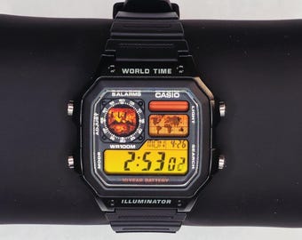 Casio AE1200 "DOOM" Mod personalizzato - / Orologio digitale con ora mondiale / Orologio retrò a tema / Regalo personalizzato per giocatori / Articoli essenziali