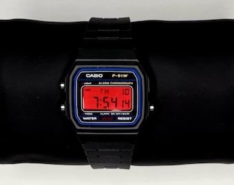 Modyfikacja zegarka cyfrowego Casio F91W – czerwony filtr ekranu | Modyfikacja klasycznego zegarka retro