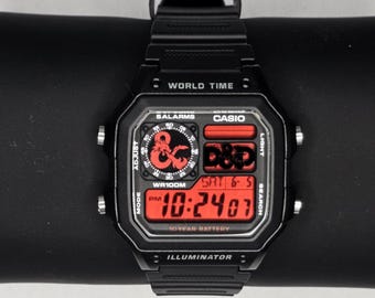 Orologio Casio AE1200 Custom Mod Dungeons And Dragons – Filtro rosso / Orologio digitale con ora mondiale / Casio Royale retrò / Regalo per giocatori di RPG