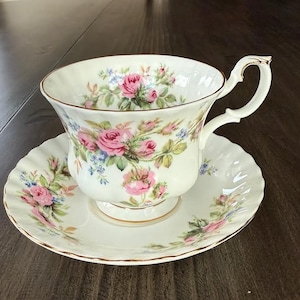 Royal Albert Moss Rose, Bone China Tea Cup with Saucer from England
