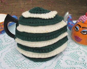 Vintage Tea Cozy - Green & White  - Vintage Style for your teapot