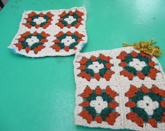 Set of 2 Crocheted Pot Holders - Vintage style for your Kitchen or Home Decor.