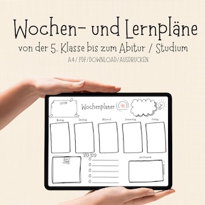 Könnte beinhalten: Ein schwarzes Tablet mit einem Wochenplaner mit dem Text "Wochen- und Lernpläne" und "Wochenplaner". Der Planer enthält Abschnitte für jeden Wochentag, eine To-Do-Liste und einen Wochenendbereich. Das Tablet wird von einer Person gehalten.