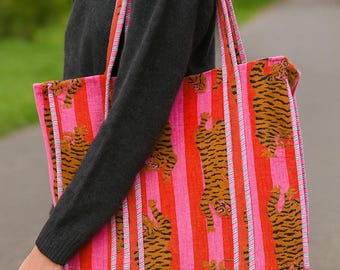 Bolso tote de terciopelo con estampado de tigre: Bolso grande de lujo con rayas rosas