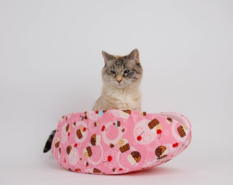 Cute Pink Cupcake Cat Canoe - Taco Shaped Pet Bed