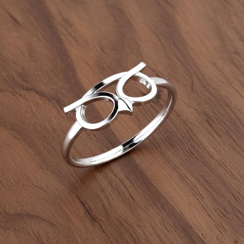 Minimalist Owl Ring, Sterling Silver Animal Ring, Dainty Stacking Ring, Gift for Owl Lovers, Everyda