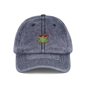 Embroidered Vintage Frog Cap, Retro Hat for Hipsters, Stylish Dad Cap, Unique Baseball Cap, Cool Animal Headwear, Fashionable Novelty Hat