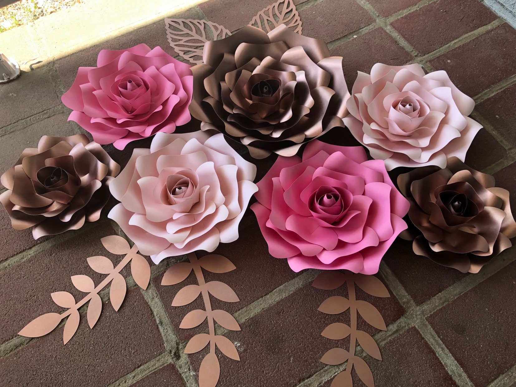 Paper flower set of 7 ROSES Backdrop Rose Gold & Pinks | Etsy