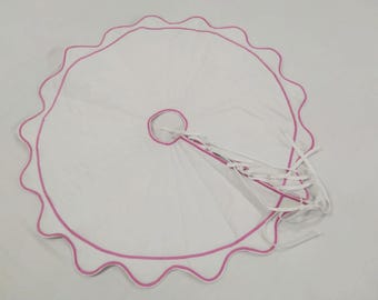 Jakobsmuschel und Bordüre Stickerei Faser Gesteppter Weihnachtsbaum Rock