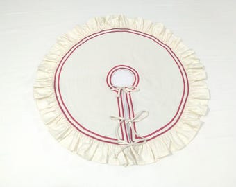 Doppelstickerei Weihnachtsbaumrock Durchmesser von 48 "bis 116" Zoll Elfenbeinstoff