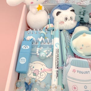 Sanrio characters Hello Kitty Kuromi Cinnamoroll My Melody kawaii collection mystery box gift set