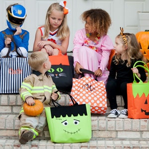 Personalized Trick or Treat Bag, Personalized Halloween Treat Bag, Monogrammed Halloween Bag, Trick or Treat Bag, Halloween Bucket, Tote Bag