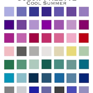 Puede incluir: Una paleta de colores titulada COLOR PALETTE COOL SUMMER que presenta una cuadrícula de cuarenta y ocho muestras de color cuadradas distintas. La colección incluye varios tonos de azul, morado, rosa, verde, gris y amarillo dispuestos en filas.