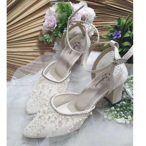 Ladies Bridal Shoes, Ivory Lace Bridal Heels with Pearls, Women Wedding Shoes, Bridesmaids Shoes, Ankle Strap Block Heels for Bride