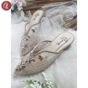 Floral Beaded Lace Mules, Embellished Wedding Heels, Elegant Bridal Slip-On Shoes, Traditional Dress Shoes, Bridesmaid Shoes, Women Heels