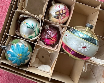 Vintage Christmas Ornament, Set of FIVE, FLOWERS assorted