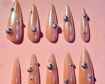 Pearly Silver Press On Nails
