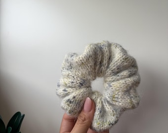 Coleteros tejidos a mano de color blanco jaspeado