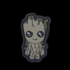Schattig boomwezentje, geborduurde patch met klittenbandsluiting, tactische badge, bosgeest, gemaakt in Oekraïne.