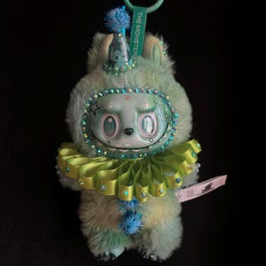 アイドル LABUBU SERENITY POPMART - Labubu The Monster Big Into Energy Plush