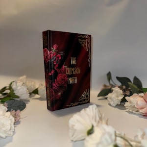The Crimson Moth Libro rilegato personalizzato / Kristin Ciccarelli / Fantasy Romance Copertina rigida / Edizione da collezione