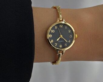 Black Dial Gold Women display picture 3