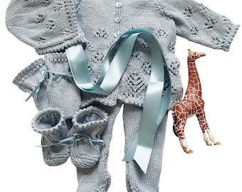 Ensemble de vêtements pour bébés en coton tricoté à la main - Cardigan, bonnet, chaussons, mitaines, leggings