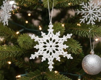 PDF かぎ針編みの雪の結晶のパターン | 簡単なクリスマスオーナメントの作り方 | レースの白い冬の飾り付け デジタルダウンロード