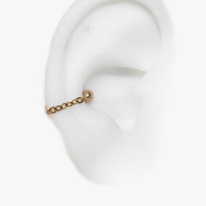 Helix oder Conch Ohrring, Helix Piercing, Helix Ohrring, Titanium oder Edelstahl Barbells, Knorpel Piercing mit Kette (m12)
