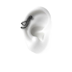 Helix or conch  ring with double black chains and heart (22m)