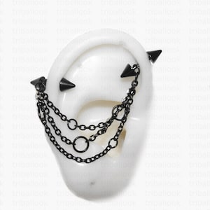 Knorpel-Piercing mit schwarzen Ketten (21)
