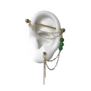 Bijou de piercing industriel avec chaînes et perles de jade vert, chaîne cartilage-lobe (m88)