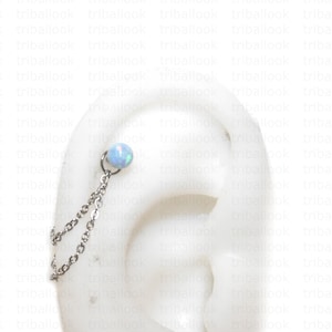 Joyas para perforación de hélice, cartílago o caracola, ópalo sintético azul o blanco y cadenas, barra de perforación con rosca interna (aleta m4)