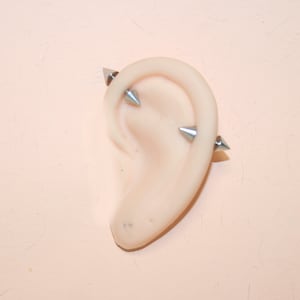 A pair of small barbell, Spike earrings,   Silver tone, 14 gauge  6 , 7 or 8mm length, Arrow shape, cone end bars