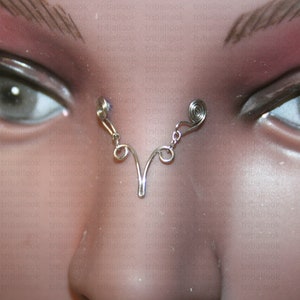 Faux piercings du nez,