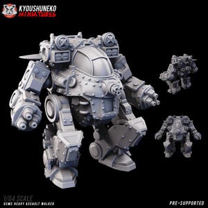 Puede incluir: Miniatura gris del USMC Heavy Assault Walker a escala 1/64, pre-soportada, con múltiples vistas. El modelo presenta un diseño mecánico detallado con remaches, cañones y una cabina visibles. El texto "KYOUSHUNEKO MINIATURES" está en la esquina superior izquierda.