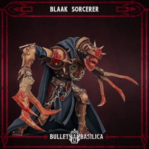 Könnte beinhalten: Detaillierte Illustration einer Zaubererfigur, die in Bronze gerüstet ist und einen dunkelblauen Umhang trägt. Der Zauberer hat einen stacheligen Kopfschmuck und scharfe, rote Klauen. Der Text "BLAAK SORCERER" steht oben.