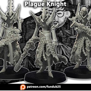 Könnte beinhalten: Drei graue Plague Knight-Figuren werden gezeigt, jede mit aufwendiger Rüstung und Waffen. Die Figuren stehen auf schwarzen Sockeln, mit dem Text "Plague Knight" oben. Das Patreon-Logo und die Website befinden sich unten.