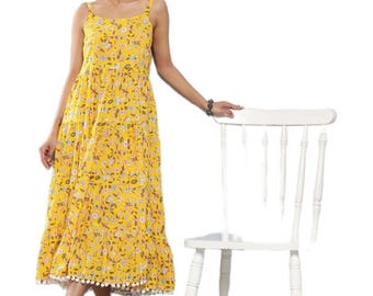Vestido largo amarillo con tirantes y estampado floral, de algodón, corte en A, estilo bohemio para vacaciones.
